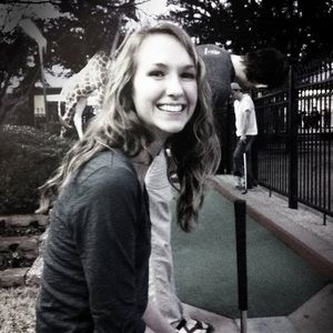 Meet your Posher, Kelly